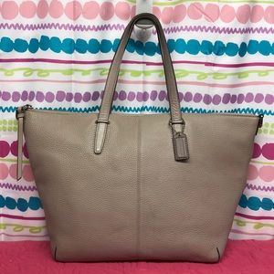 COACH BLEECKER PEBBLED LEATHER SATCHEL/TOTE BAG